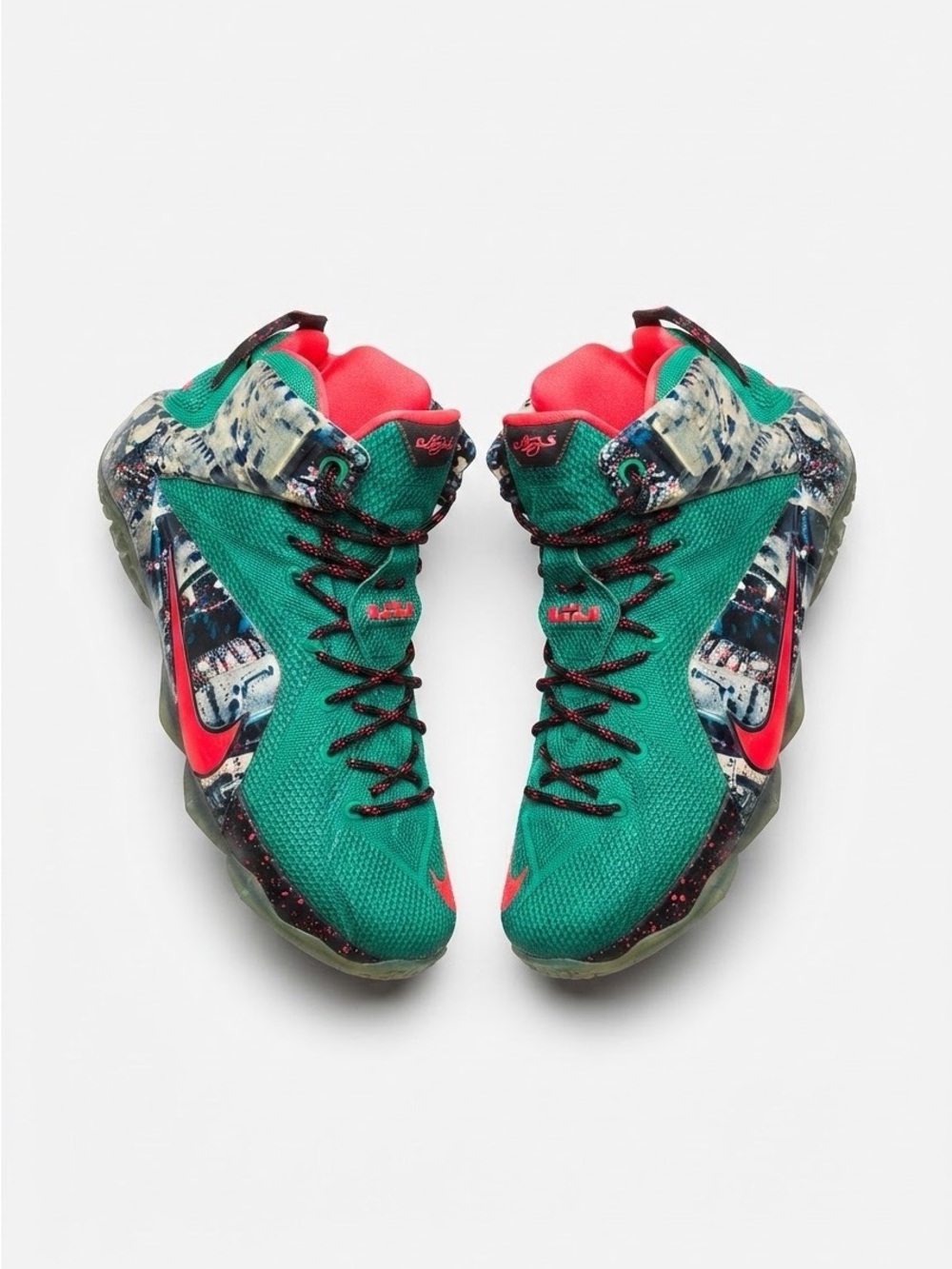 Nike LeBron 12 GS Christmas Emerald Green Basketball Shoes Size 7Y